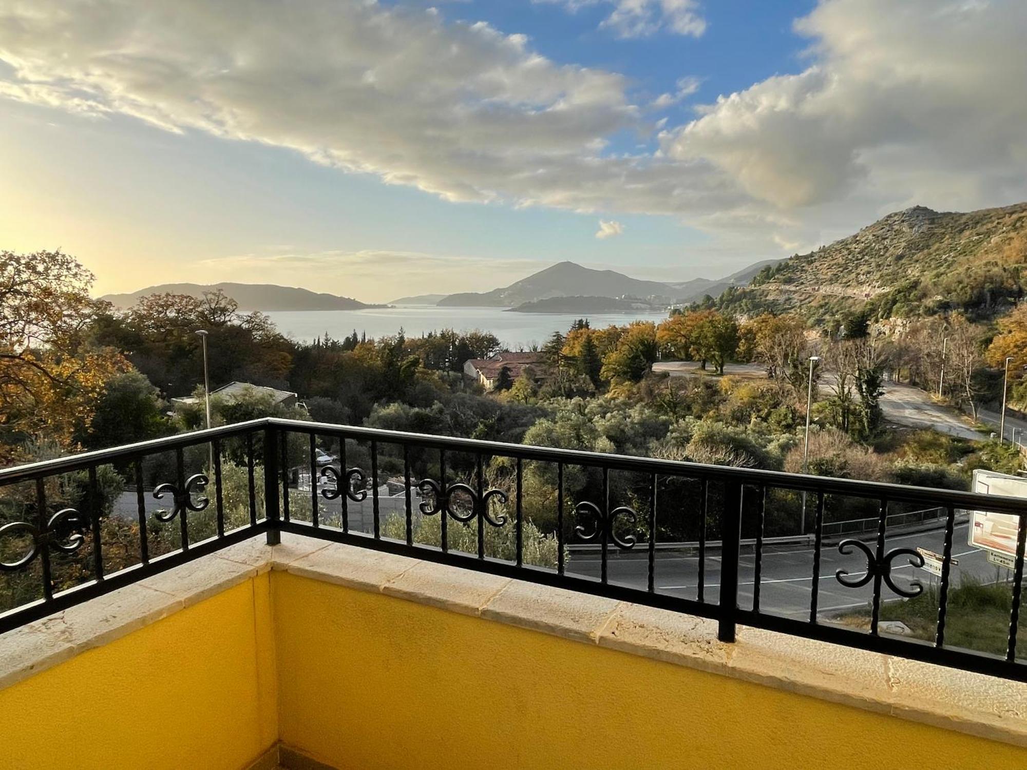 Lux Apartment Amarin Pržno Екстериор снимка